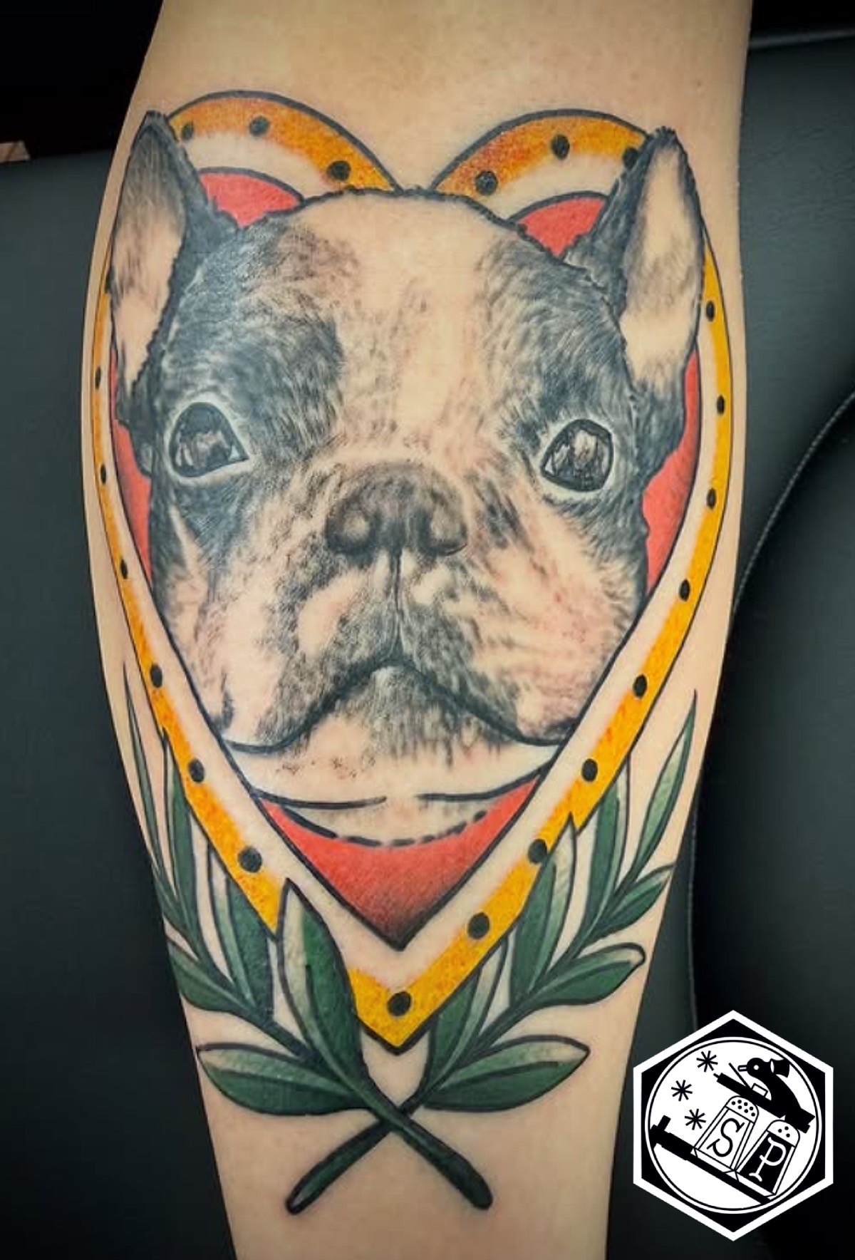 Hunde-Tattoo von Salz und Pfeffer